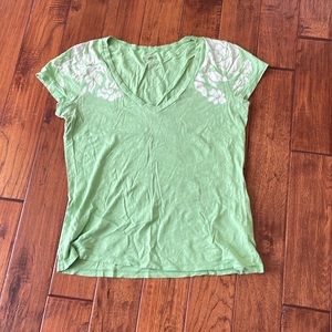 Banana Republic v neck size Large tee